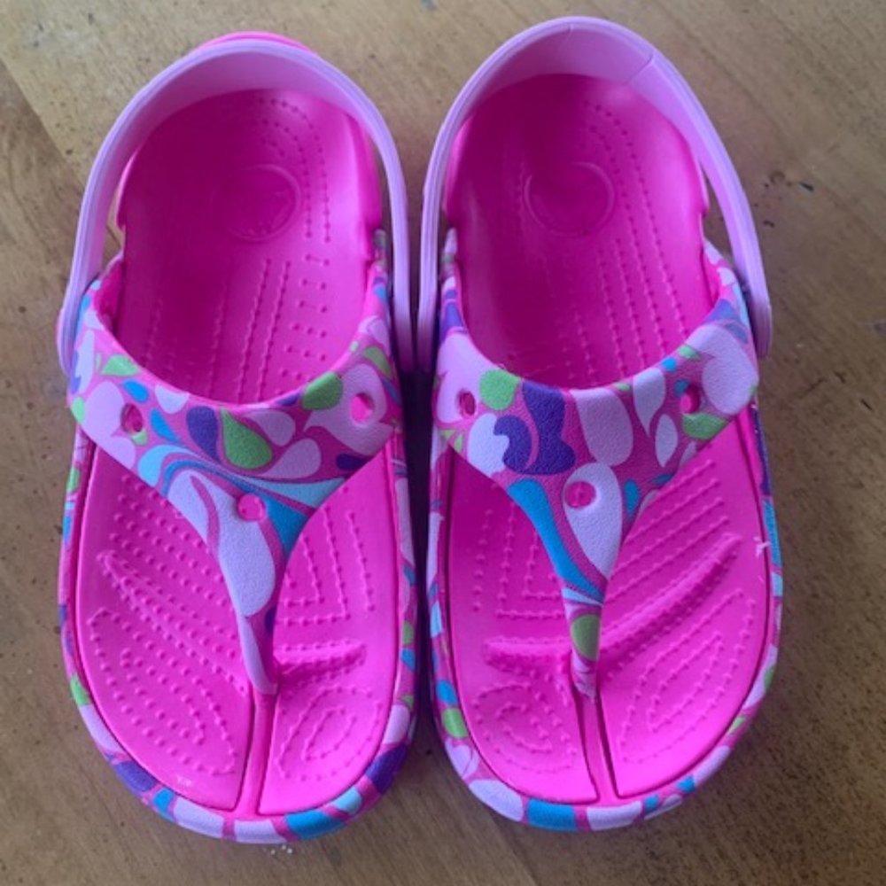Crocs Pink Girls Sandals. Size 10-11